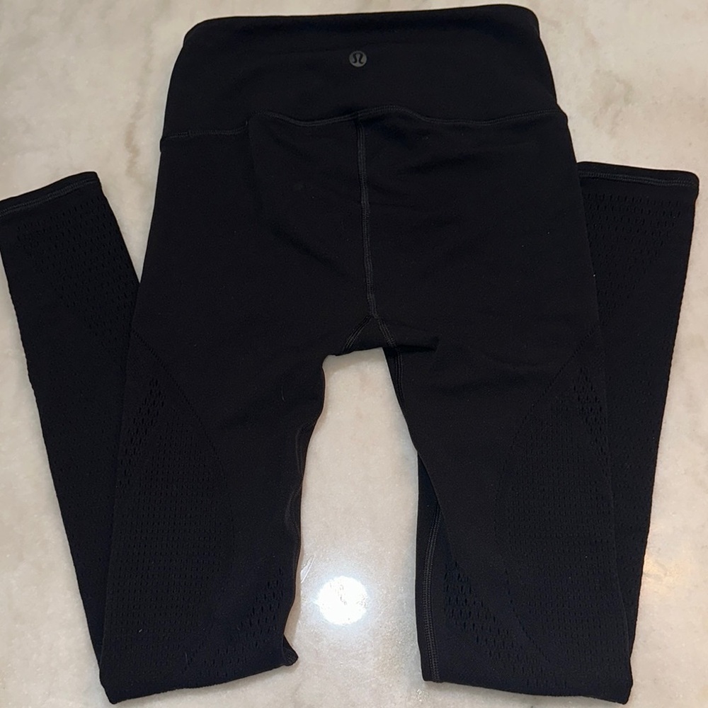 lululemon athletica Black Leggings See Trough Size‎ 4 Essential Bottoms